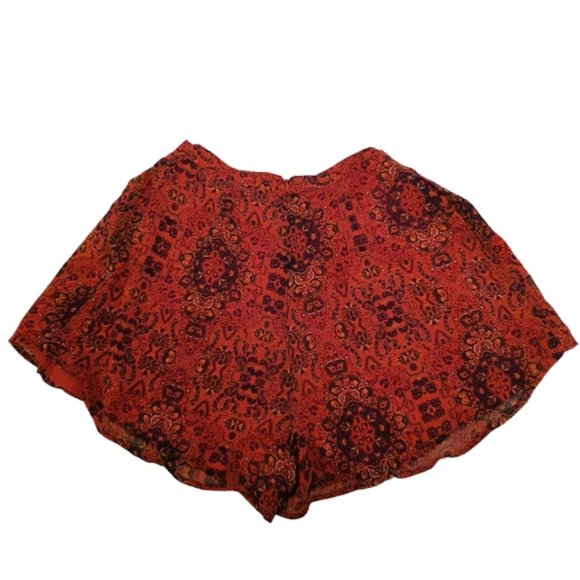 The Fifth Label Red Shorts - Picture 2 of 12